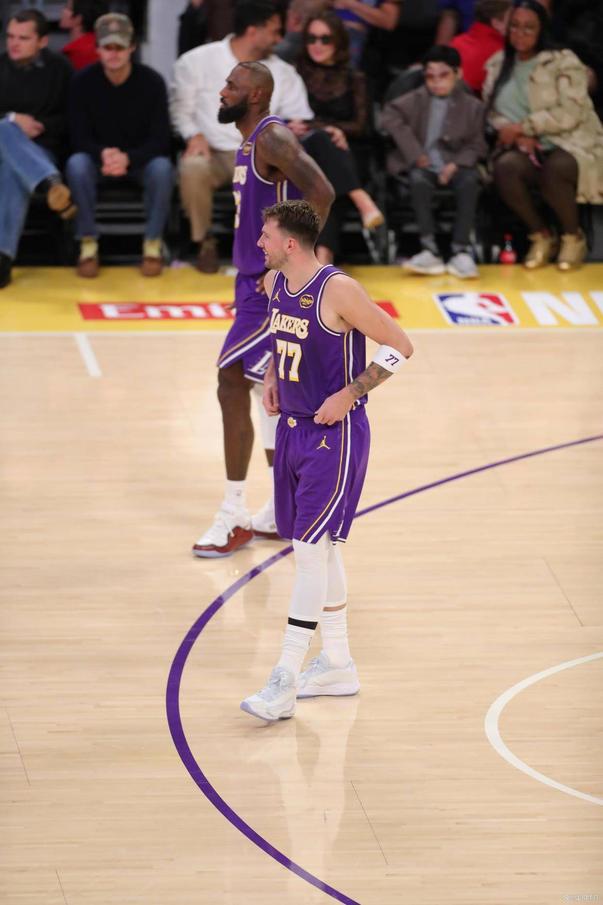 关于生死战NBA季后赛焦点战！俄克拉荷马城雷霆迎战国际米兰，大胜或上演的信息